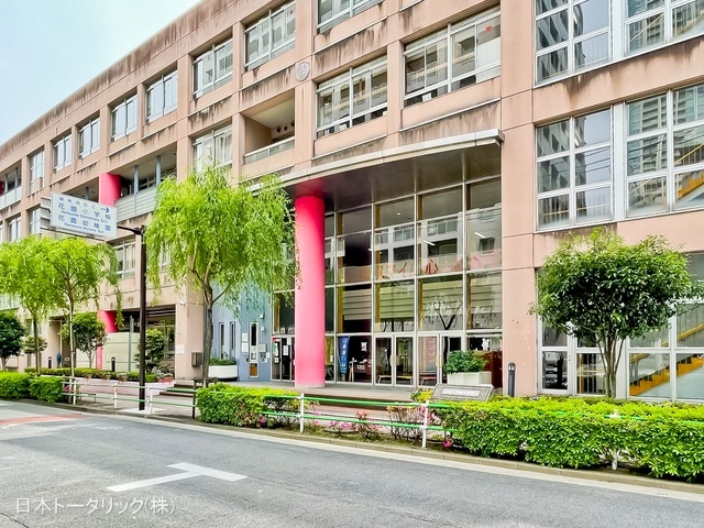 新宿区立花園小学校 距離280m