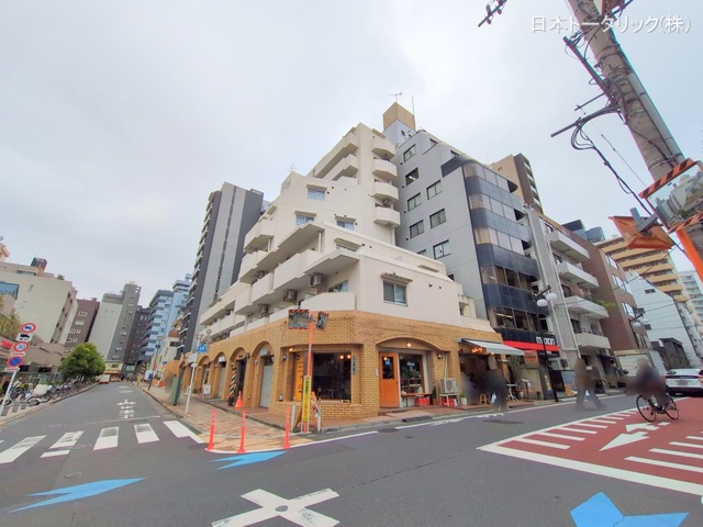 東京都新宿区新宿5丁目のマンション『藤和新宿番衆町コープ』外観写真 2025年10月14日撮影