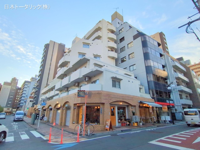 東京都新宿区新宿5丁目のマンション『藤和新宿番衆町コープ』外観写真 2025年12月7日撮影