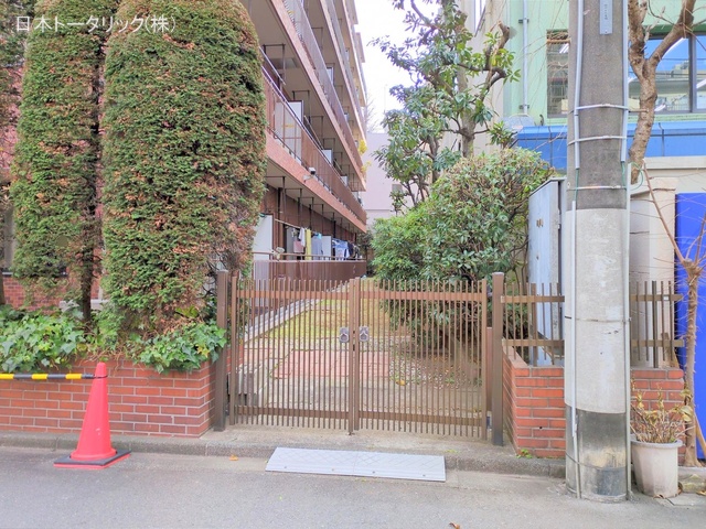 東京都新宿区築地町のマンション『ライオンズマンション神楽坂第3』外観写真 2025年1月28日撮影