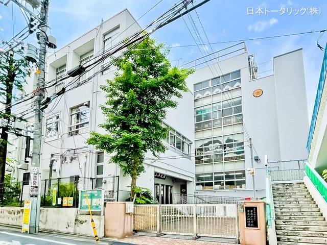 新宿区立津久戸小学校 距離780m