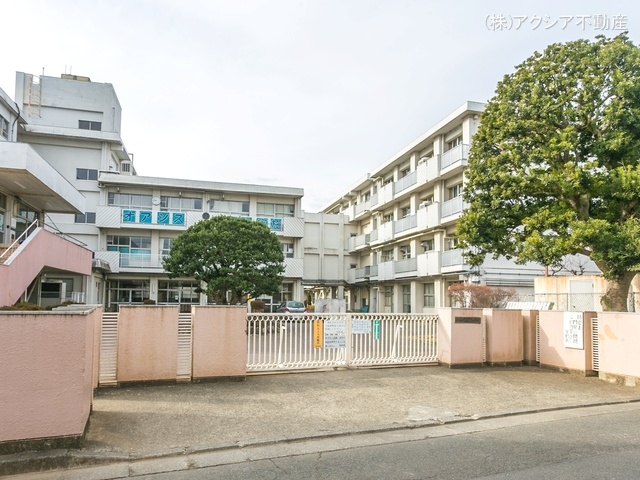 府中市立府中第八中学校 距離1200m