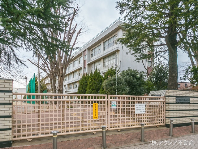 府中市立府中第二中学校 距離790m