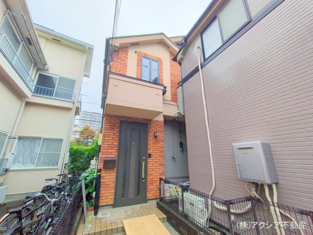 東京都府中市本町２丁目の中古戸建て完成写真 2025年10月21日撮影