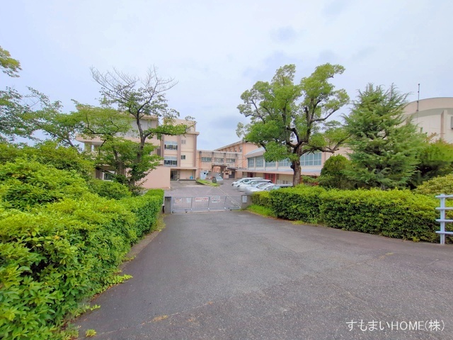 東郷町立諸輪小学校　距離630m