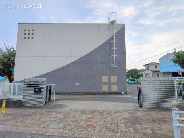 平山こども園　距離90m