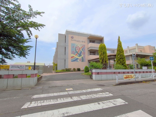 安城市立桜町小学校　距離310m