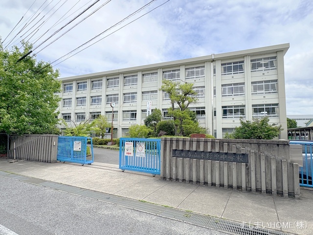 豊田市立末野原中学校 距離810m