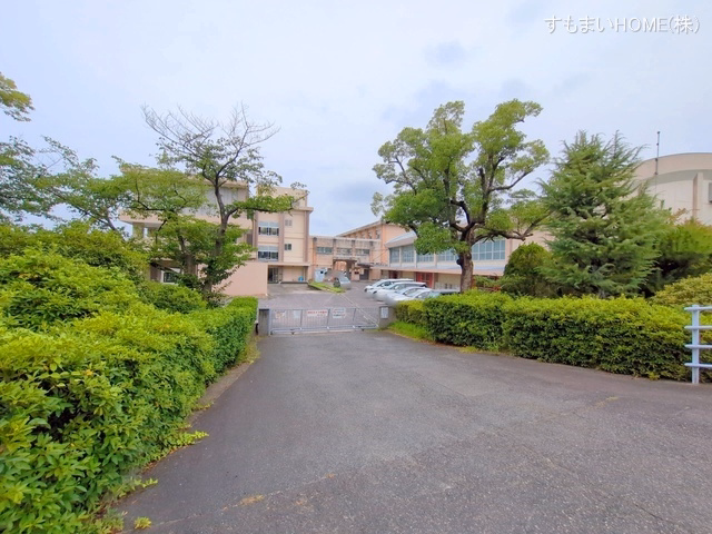 東郷町立諸輪小学校