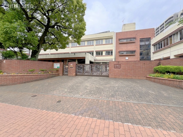 名古屋市立栄小学校　距離160m