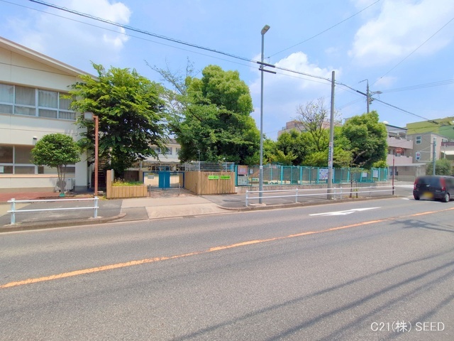 白金保育園　距離810m