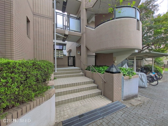 愛知県名古屋市千種区霞ケ丘１丁目のマンション『ヴェルデ霞ヶ丘2号棟』エントランス写真 2026年4月12日撮影