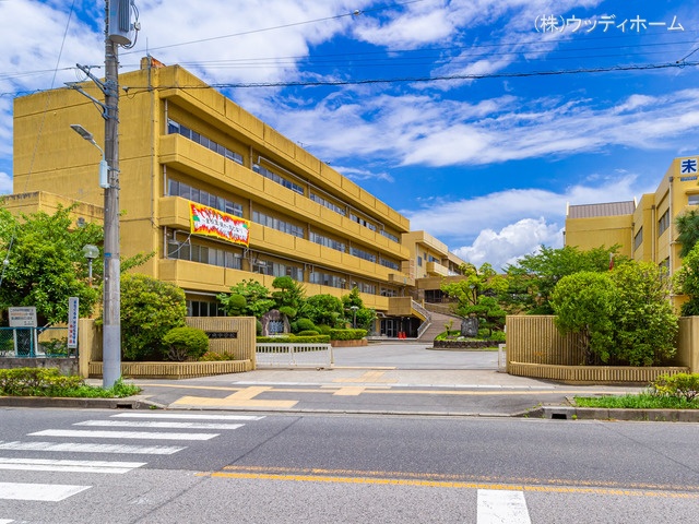 越谷市立中央中学校 距離60m