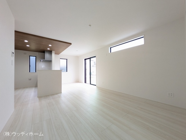 埼玉県越谷市弥栄町２丁目の新築戸建てリビング写真 2025年10月8日撮影