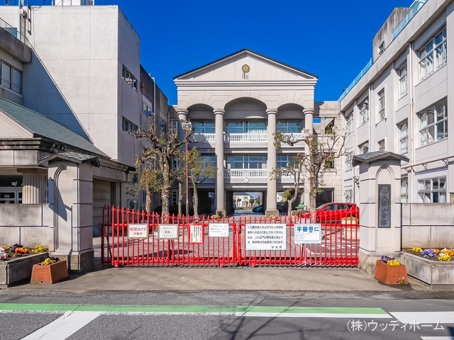 越谷市立大袋小学校　距離550m