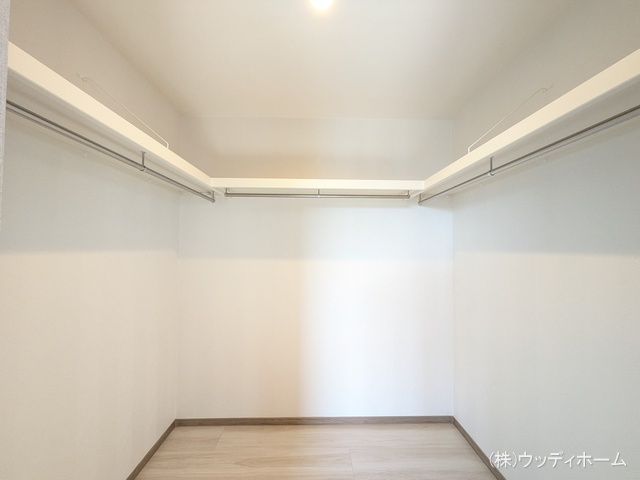 埼玉県越谷市花田４丁目の新築戸建て収納(ウォークインクローゼット)写真 2025年6月29日撮影