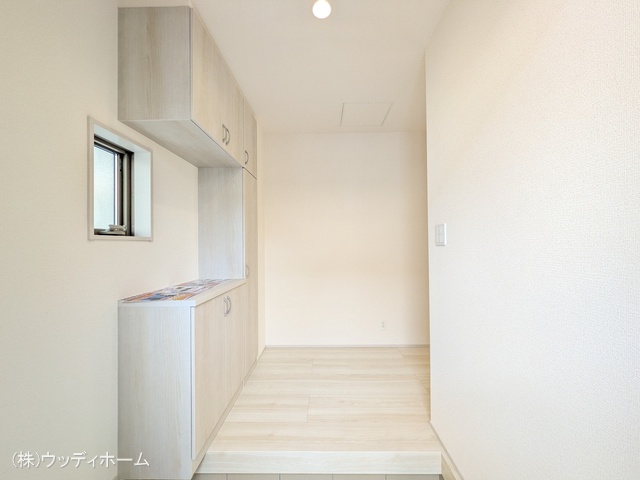 埼玉県越谷市大沢の新築戸建て玄関写真 2025年9月17日撮影