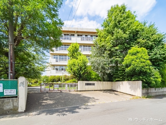 越谷市立栄進中学校 距離1360m