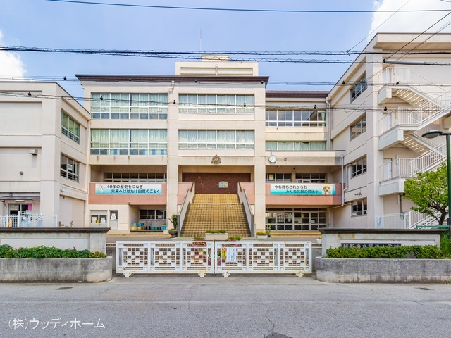 越谷市立鷺後小学校 距離470m