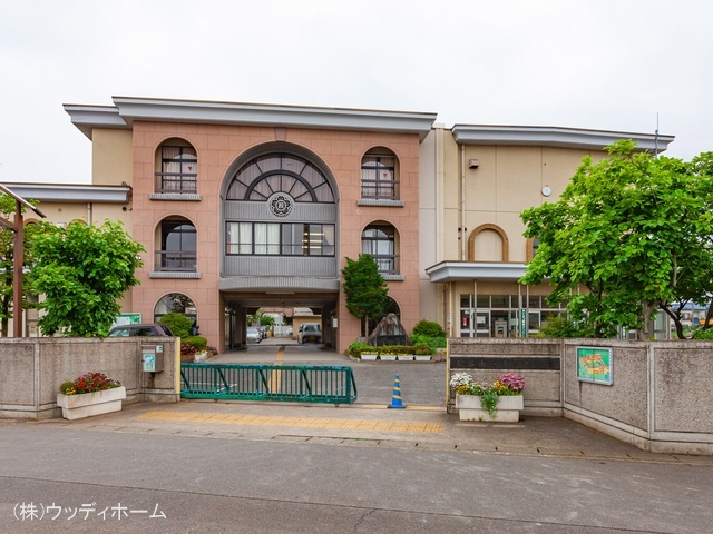 越谷市立荻島小学校 距離800m