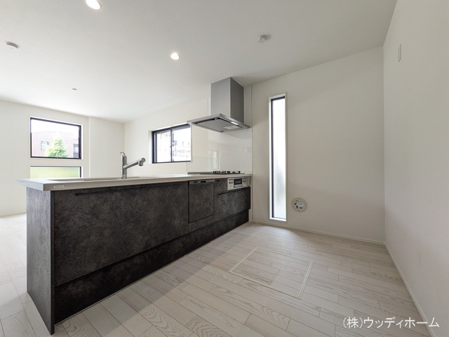 埼玉県越谷市登戸町の新築戸建てキッチン写真 2025年9月28日撮影