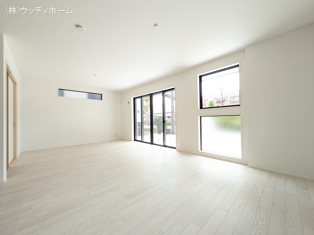 埼玉県越谷市登戸町の新築戸建てリビング写真 2025年9月28日撮影