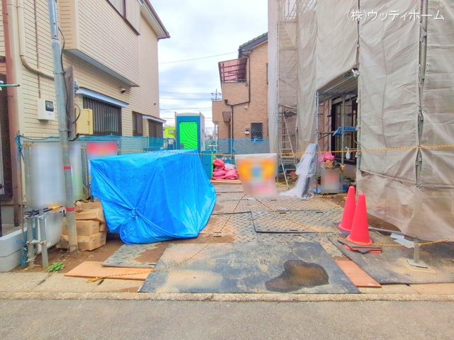 埼玉県越谷市瓦曽根2丁目の新築戸建てシート写真 2025年10月5日撮影