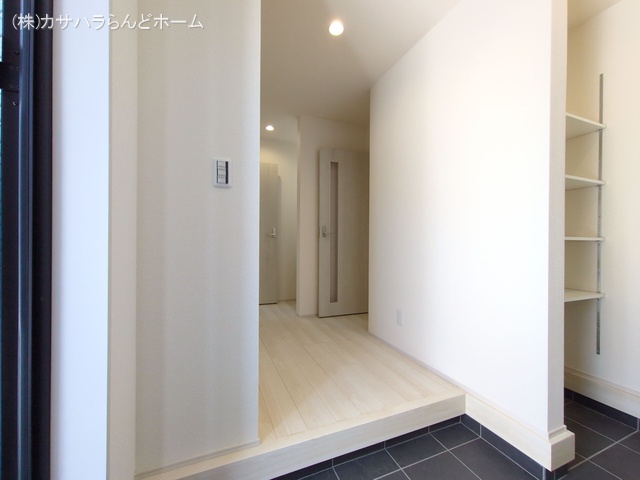 埼玉県川越市大字藤間の新築戸建て玄関写真 2025年8月27日撮影