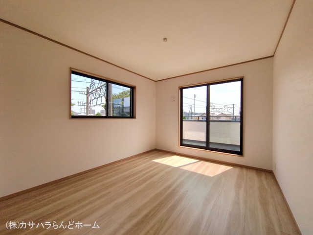 埼玉県坂戸市溝端町の新築戸建て居室メイン写真 2025年8月20日撮影