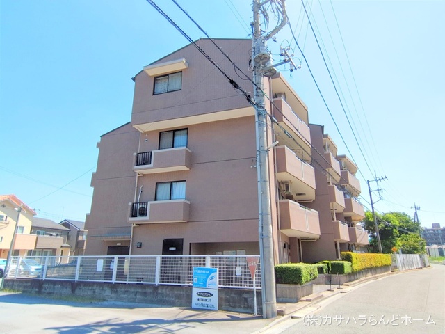 埼玉県川越市大字的場のマンション『コスモ川越霞ヶ関』外観写真 2025年7月28日撮影
