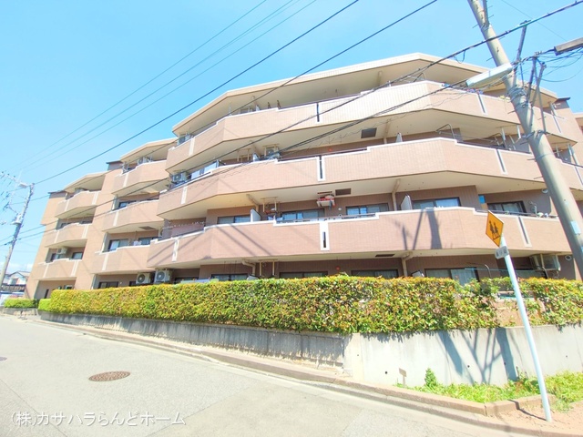 埼玉県川越市大字的場のマンション『コスモ川越霞ヶ関』外観写真 2025年7月28日撮影