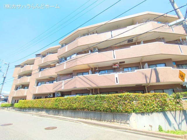 埼玉県川越市大字的場のマンション『コスモ川越霞ヶ関』外観写真 2025年7月28日撮影