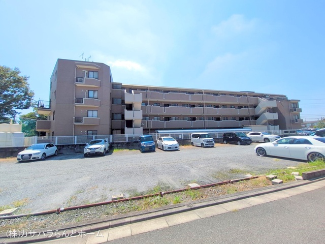 埼玉県川越市大字的場のマンション『コスモ川越霞ヶ関』外観写真 2025年8月18日撮影
