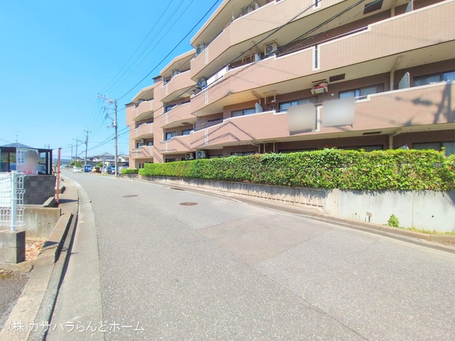 埼玉県川越市大字的場のマンション『コスモ川越霞ヶ関』外観写真 2025年8月18日撮影