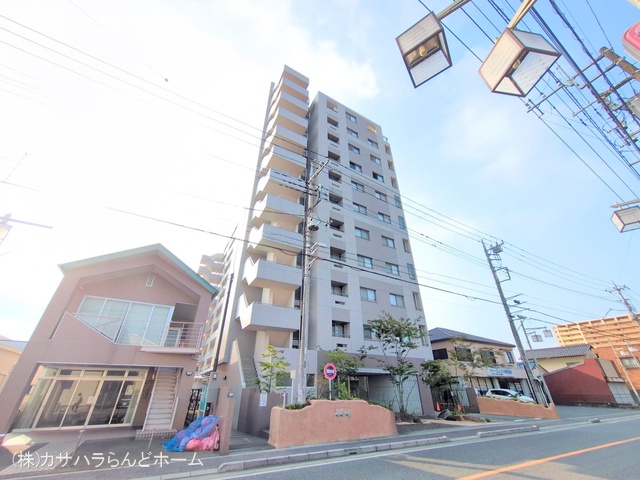 埼玉県坂戸市仲町のマンション『サンライト坂戸仲町』外観写真 2025年8月31日撮影