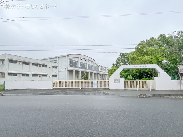 川島町立西中学校 距離950m