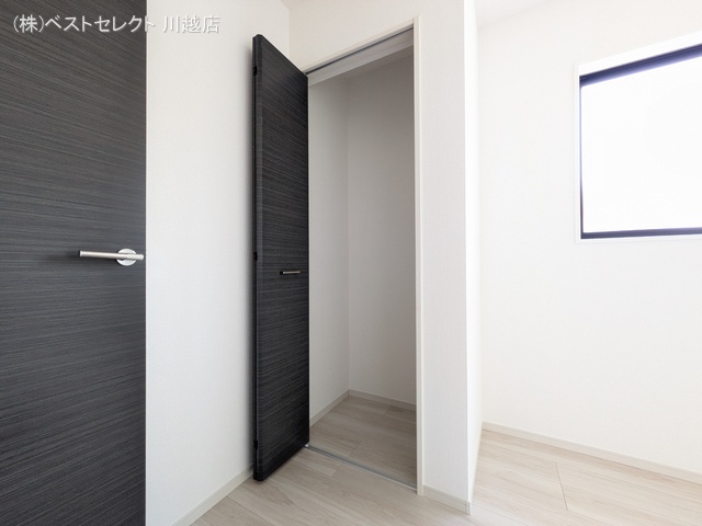 埼玉県川越市今成１丁目の新築戸建て収納(ウォークインクローゼット)写真 2025年8月28日撮影