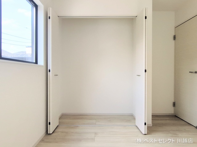 埼玉県川越市南大塚３丁目の新築戸建て収納(ウォークインクローゼット)写真 2025年8月28日撮影