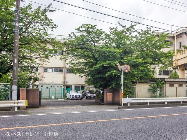 川越市立泉小学校 距離720m