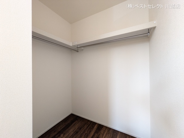 埼玉県川越市仙波町３丁目の新築戸建て収納(ウォークインクローゼット)写真 2025年8月24日撮影