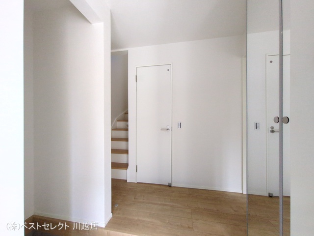 埼玉県川越市熊野町の新築戸建て玄関写真 2025年10月1日撮影
