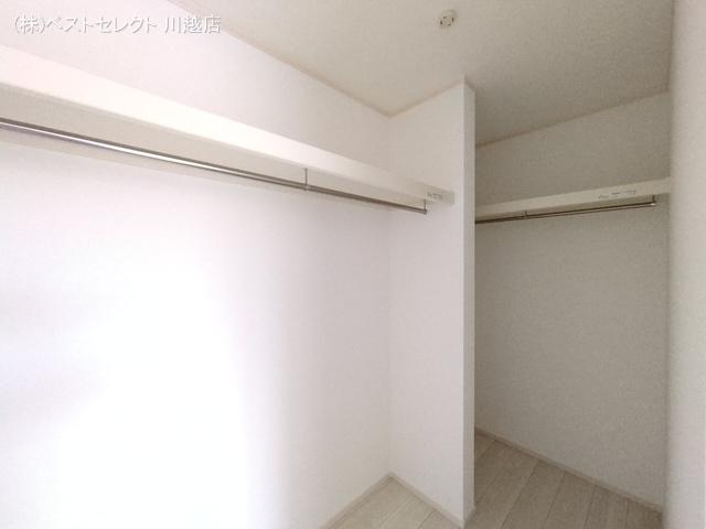 埼玉県川越市諏訪町の新築戸建て収納(ウォークインクローゼット)写真 2025年10月8日撮影