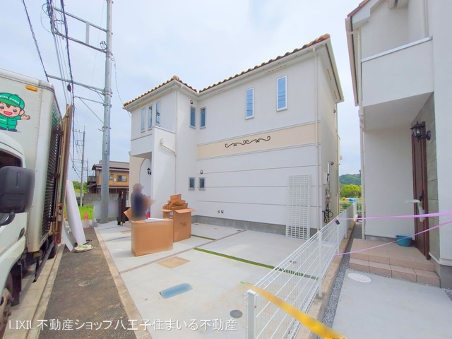 東京都日野市新井１丁目-新築戸建ての完成写真