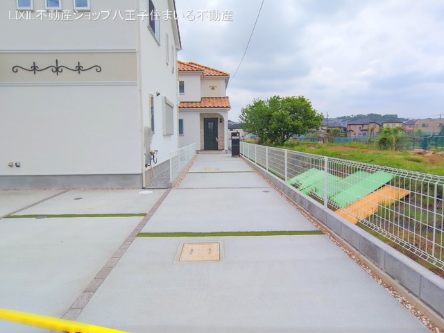 東京都日野市新井1丁目の新築戸建て完成写真 2025年4月24日撮影