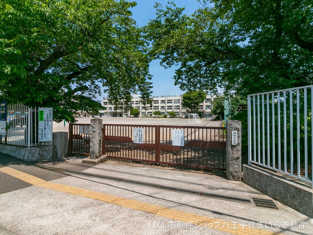 日野市立潤徳小学校 距離1000m