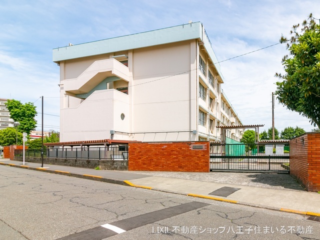 日野市立大坂上中学校　距離800m