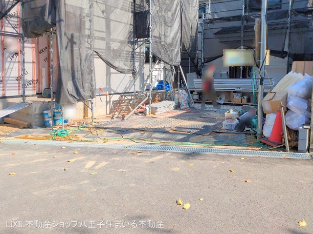 東京都日野市三沢５丁目の新築戸建てシート写真 2025年9月15日撮影