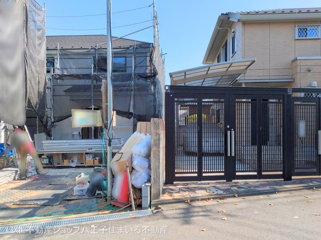 東京都日野市三沢５丁目の新築戸建てシート写真 2025年9月15日撮影