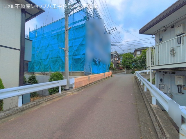 東京都日野市南平9丁目の新築戸建てシート写真 2026年5月27日撮影