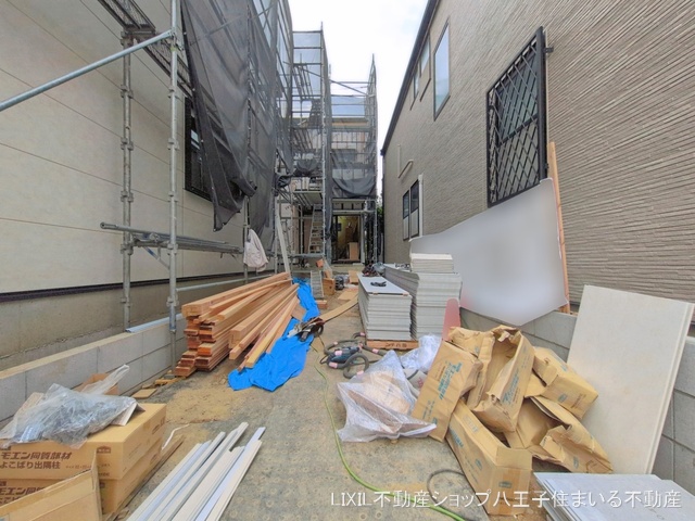 東京都日野市南平２丁目の新築戸建てシート写真 2026年5月13日撮影
